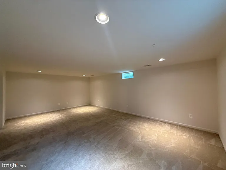 10215 Daventry Dr — Photo 35
