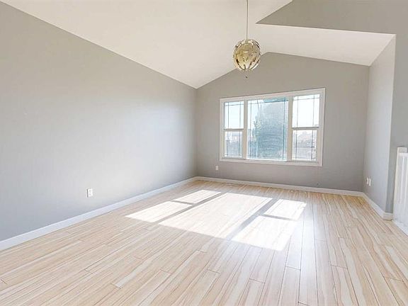 5th image of 7914 E 115a St