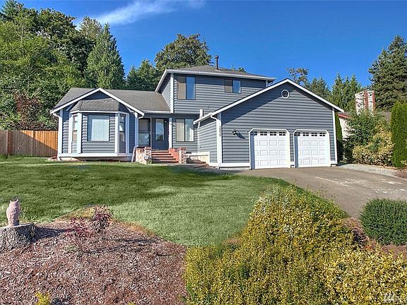 Maple Ridge Estates is a well-maintained neighborhood and offers a lovely park.