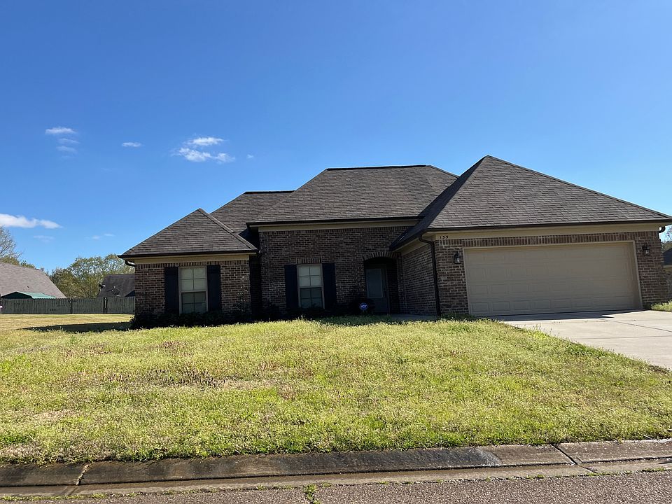 1st image of 139 Oakleigh Dr