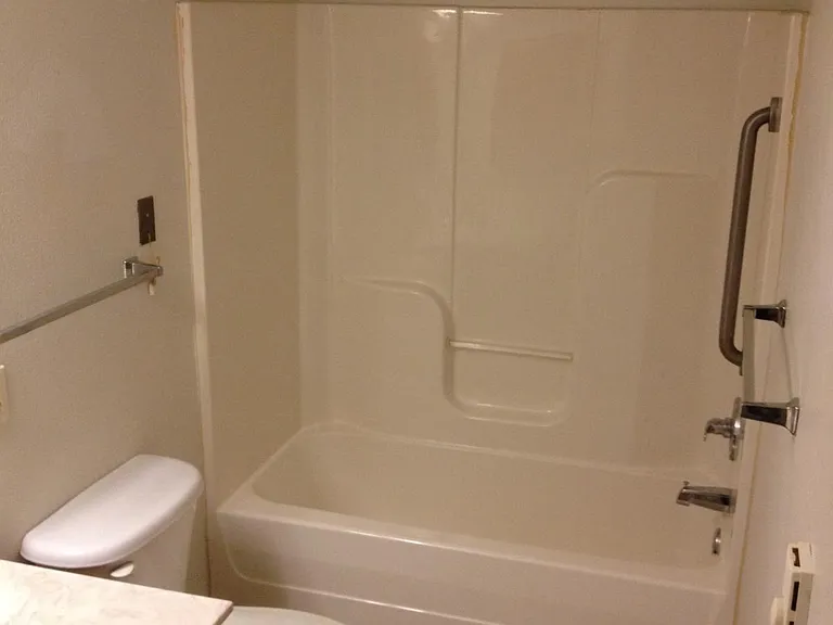 205 Airview Dr — Photo 10