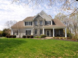 107 Interlachen Ct, Avondale, PA 19311