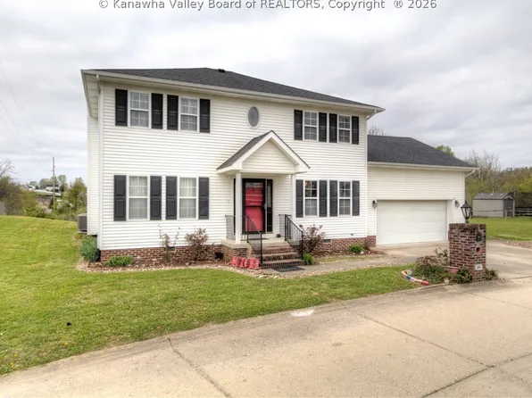 301 Lower Overlook Dr, Hurricane, WV 25526