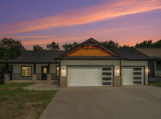 4334 SW Lakeside Dr, Topeka, KS 66610