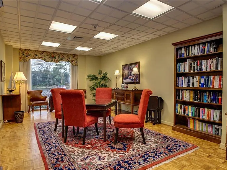 7320 Glenroie Ave #10E — Photo 47