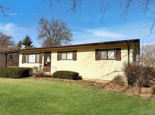 2325 Pheasant Dr, Florissant, MO 63031