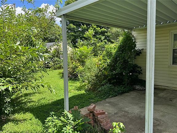 3rd image of 800 Hilltop Rd