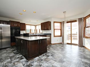 3614 Deer Springs Dr, Bettendorf, IA