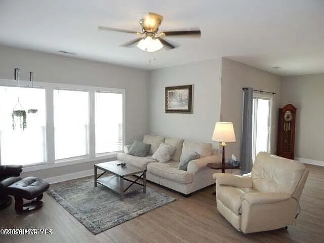 3913 Pensacola Dr — Photo 7