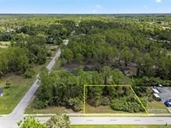 2003 E 6th St, Lehigh Acres, FL 33936