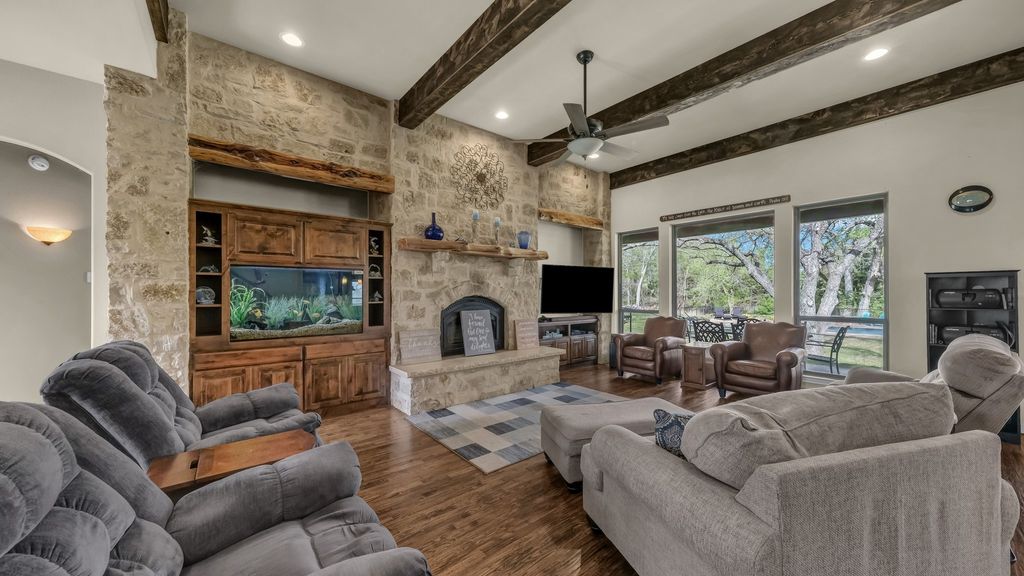 317 Arapahoe Rdg, Weatherford, TX - View 3