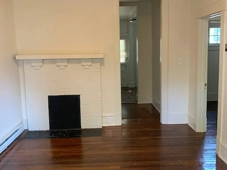 216 Dexter Pl — Photo 3