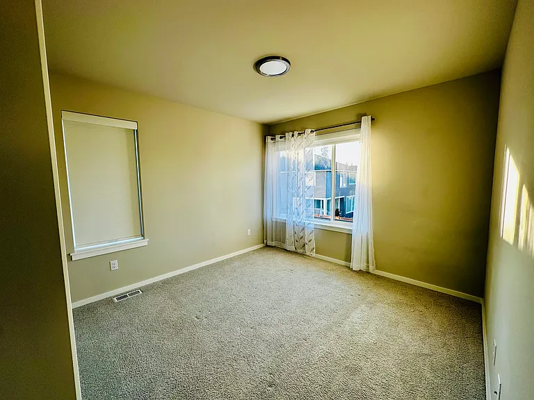 2nd floor - Bedroom 2