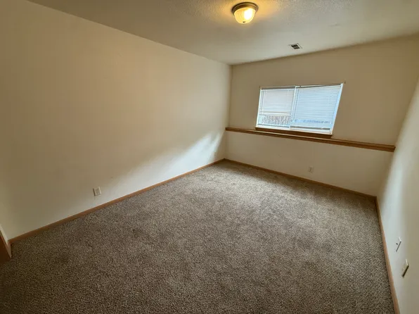 Two Bedroom Open floor Plan, 405 Broad St, Warrensburg, MO 64093