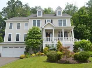 9 Washington Cir, Southbury, CT 06488