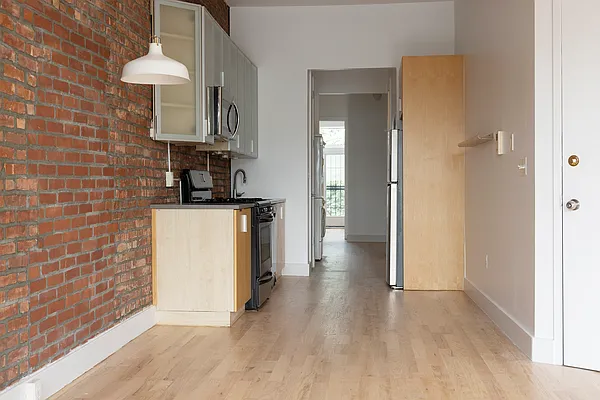 Rented by The Agency | media 12