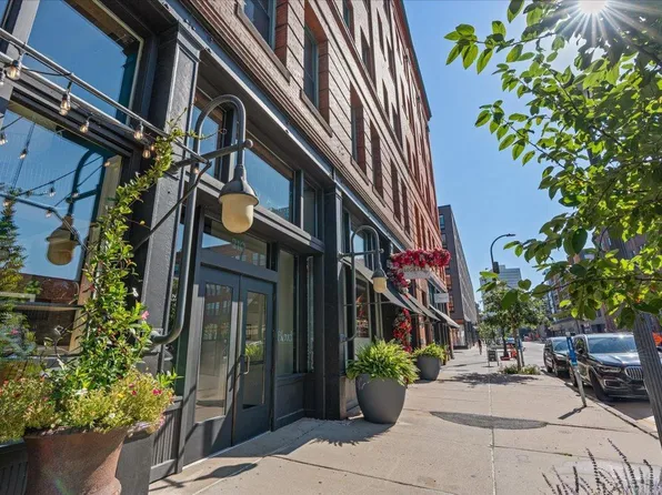 210 N 2nd St APT 206, Minneapolis, MN 55401