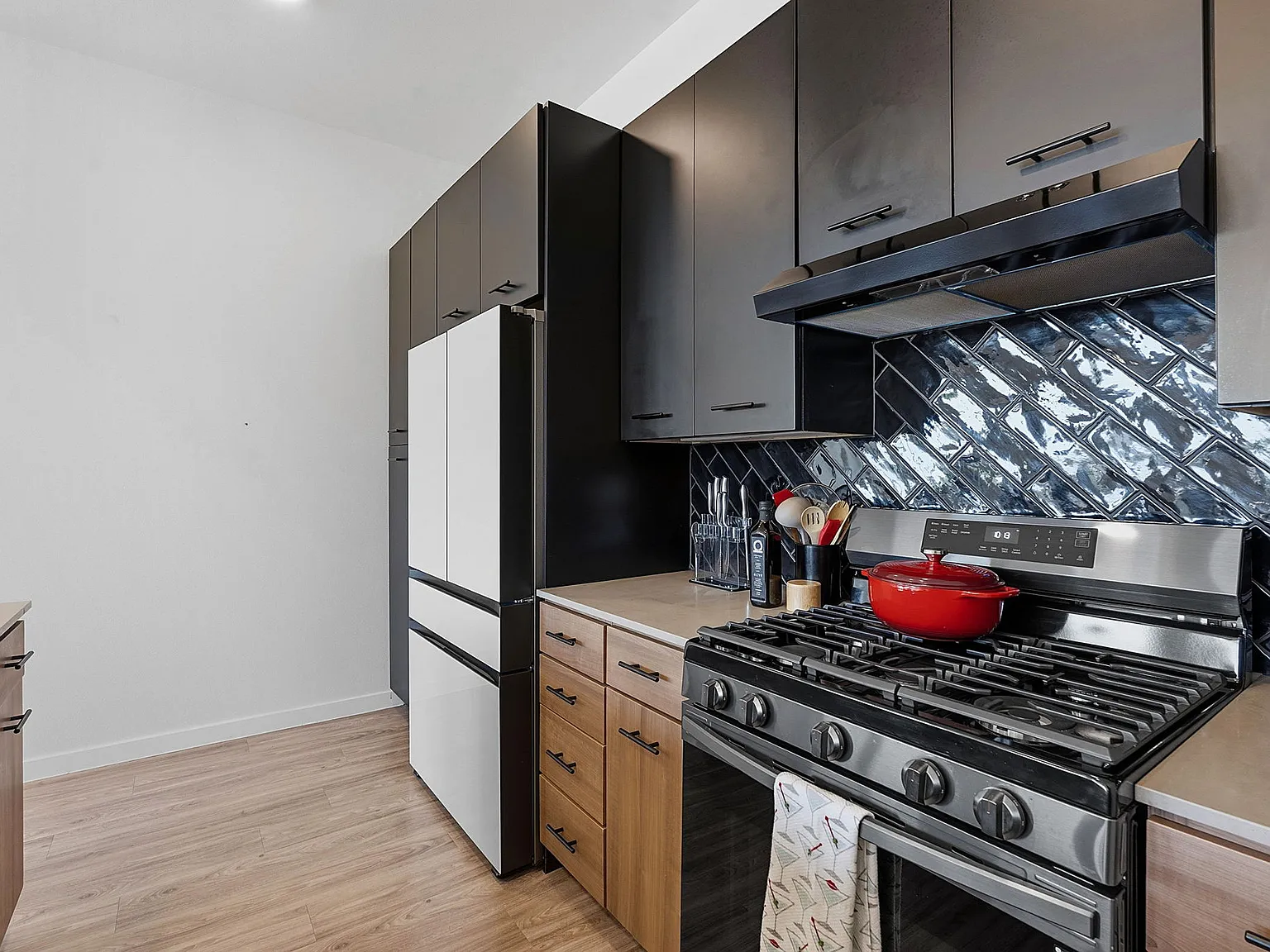 1 bed, 1014 sqft, $2,200 — Photo 4