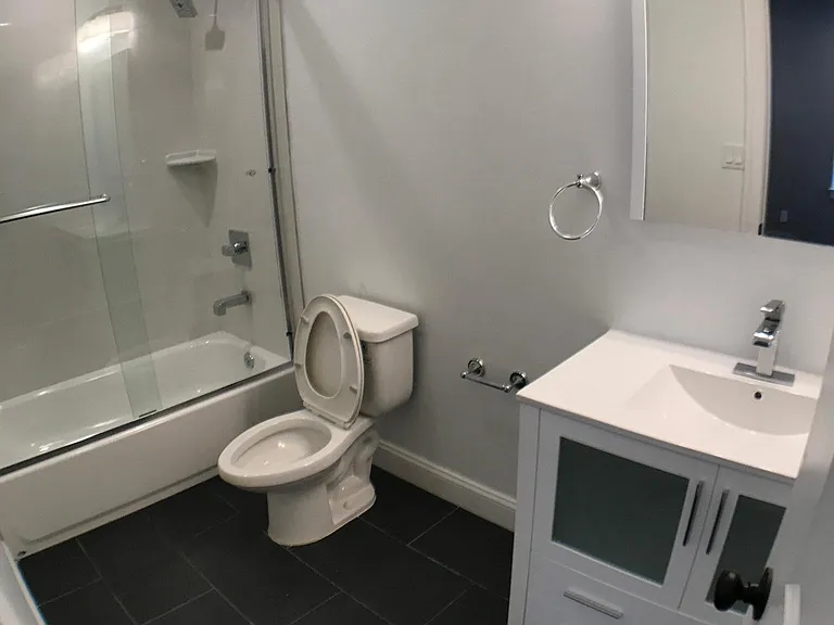 614 N 16th St #3 — Photo 8