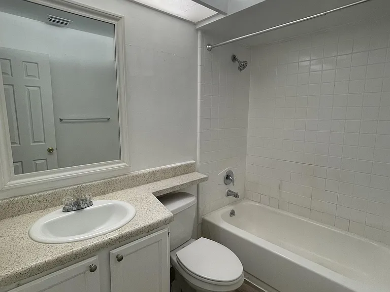 202 Riverbend Dr #201 — Photo 11