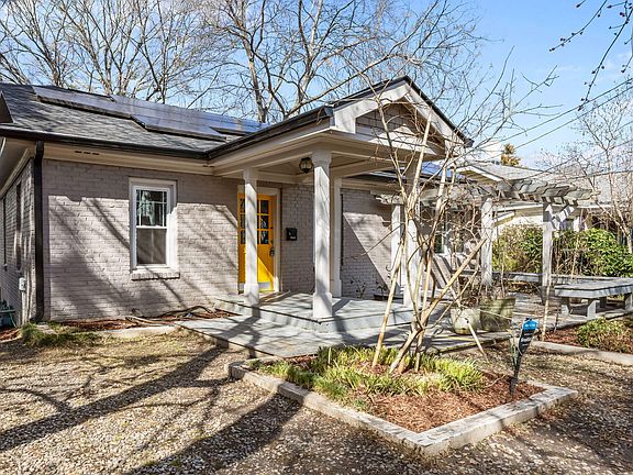 3rd image of 1415 Courtland Dr