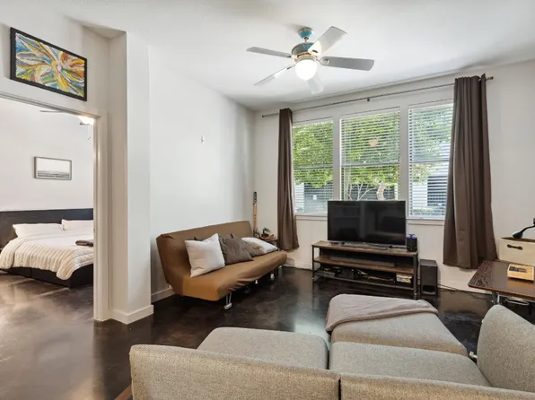201 W Lancaster Ave Unit 117, Fort Worth, TX 76102