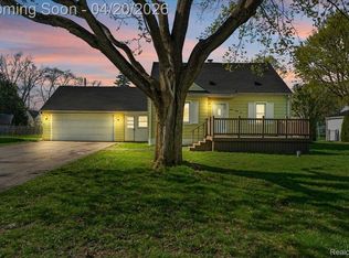 1232 Bel Air Dr, Flint, MI 48507