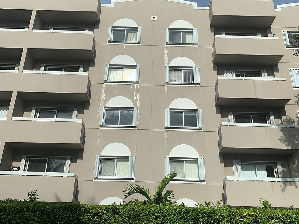 1st image of 600 NW 32nd Pl APT 517