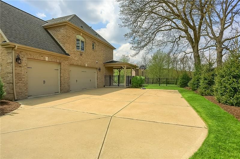 200 Longbow Ln, Mars, PA 16046 Zillow