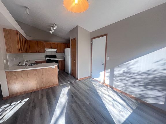 4th image of 2610 Briarwood Ct SE