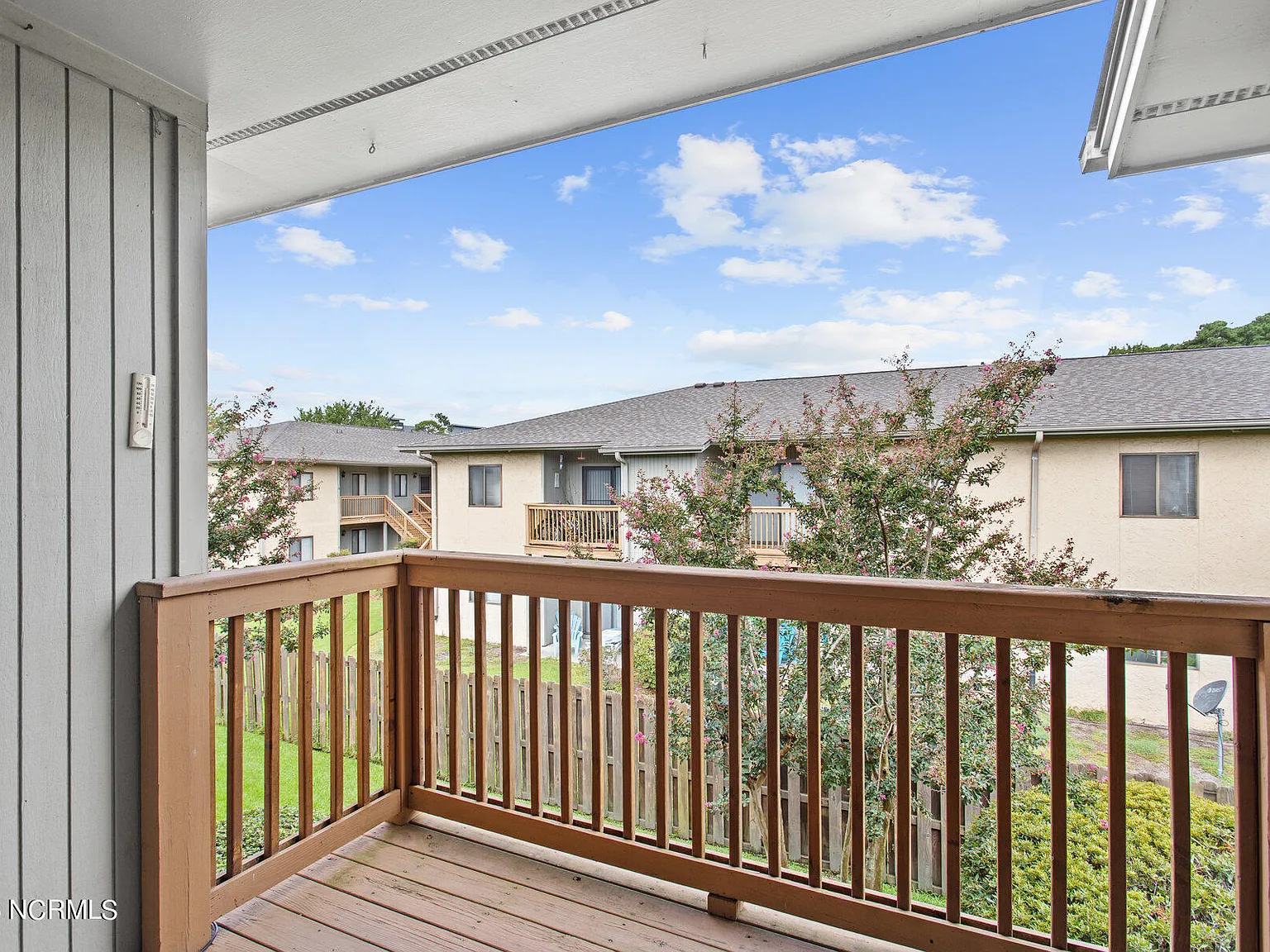 2 bed, 2.0 bath, 837 sqft, $1,350 — Photo 4
