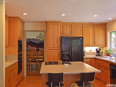 9274 Whittemore Dr, Elk Grove, CA, 95624