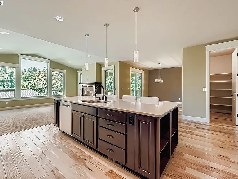 10183 NW Crossing Dr — Photo 6
