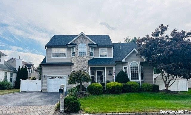 1st image of 33 Blueberry Ridge Drive