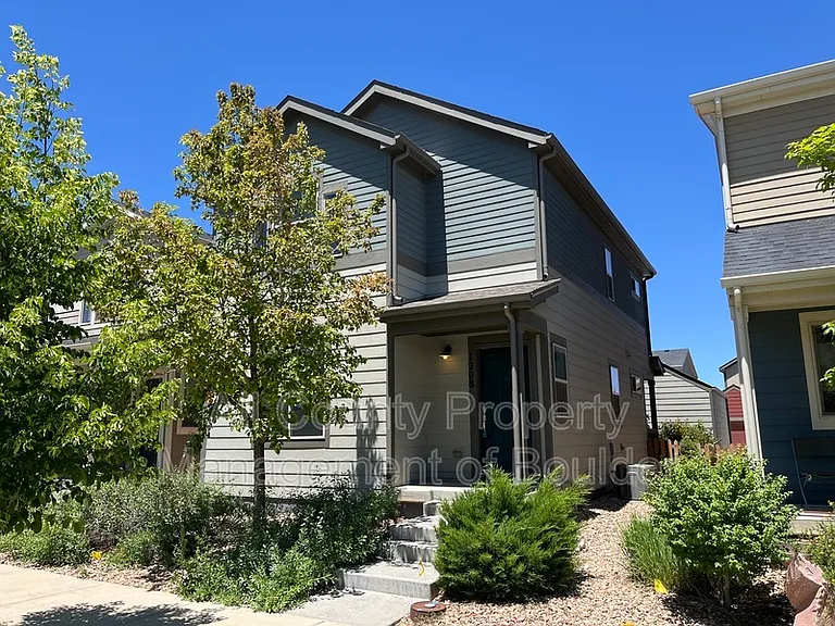 1208 Hummingbird Cir — Photo 1