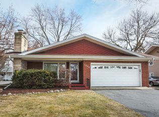 1446 N Webster St, Naperville, IL 60563