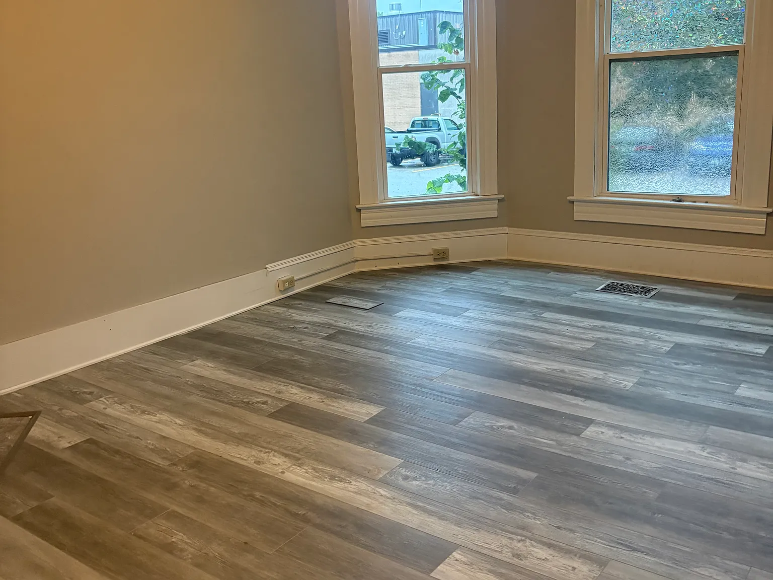 1 bed, $895 — Photo 1
