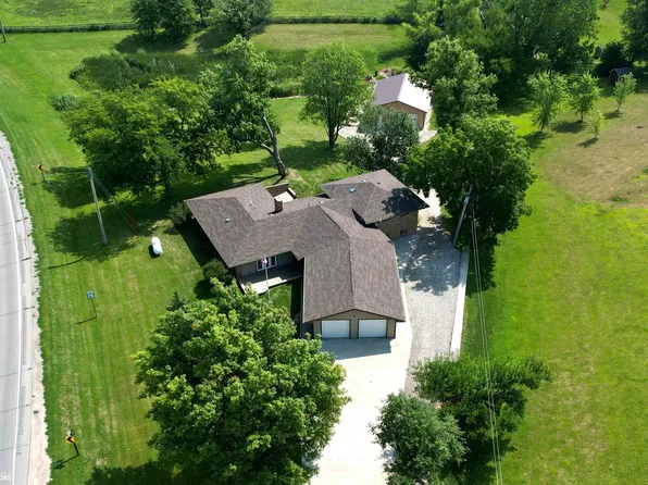 1898 Highway T38 N, Grinnell, IA 50112