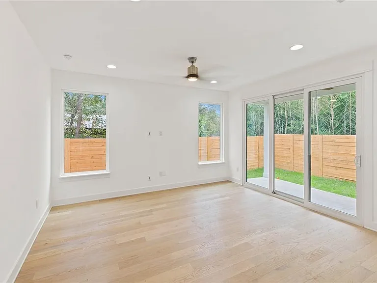 3321 Hemlock Ave #2 — Photo 7