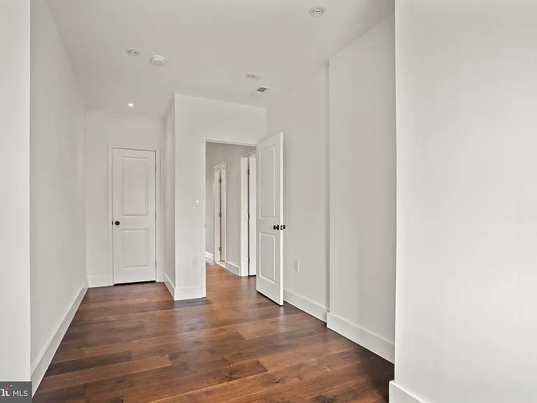 3rd St NW — Photo 6