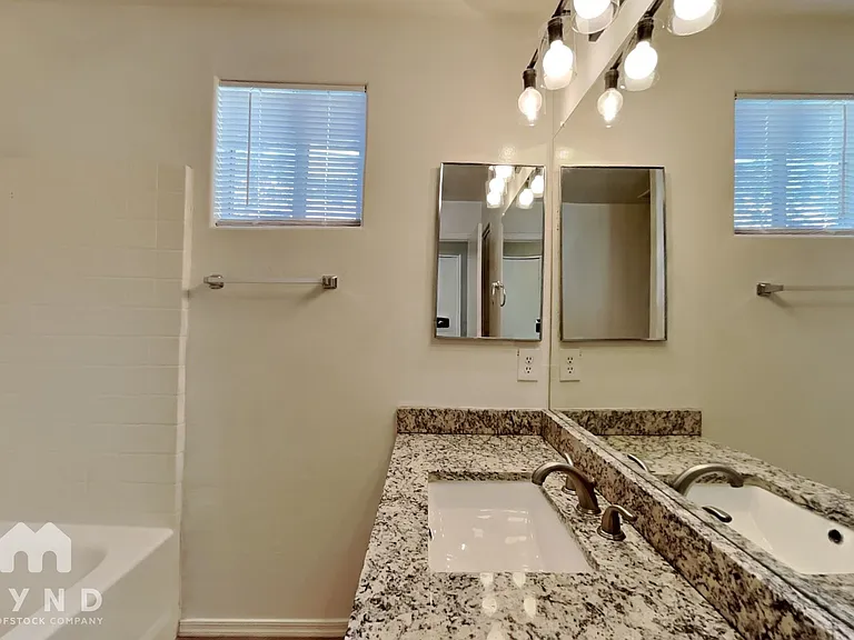 8520 W Palm Ln #1093 — Photo 15