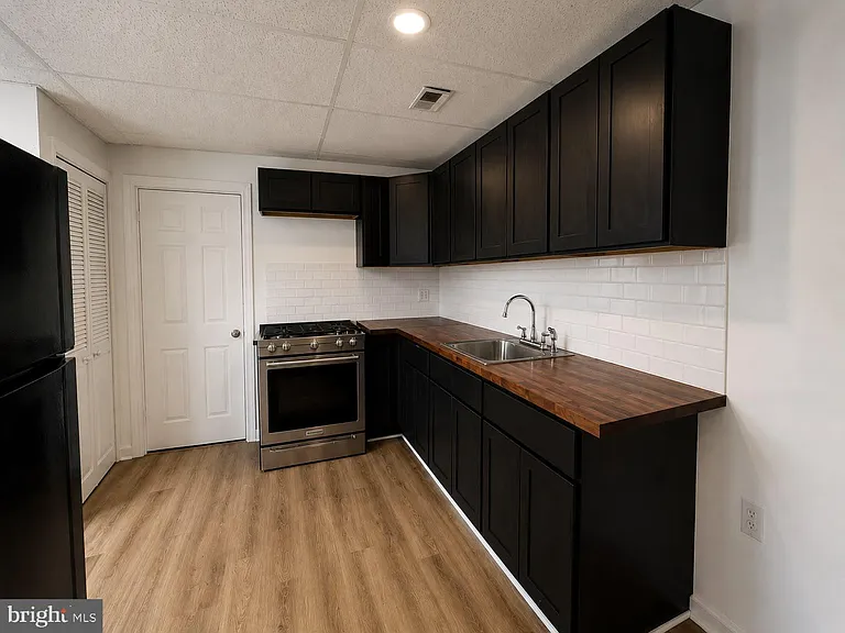2115 W Ontario St #3 — Photo 2