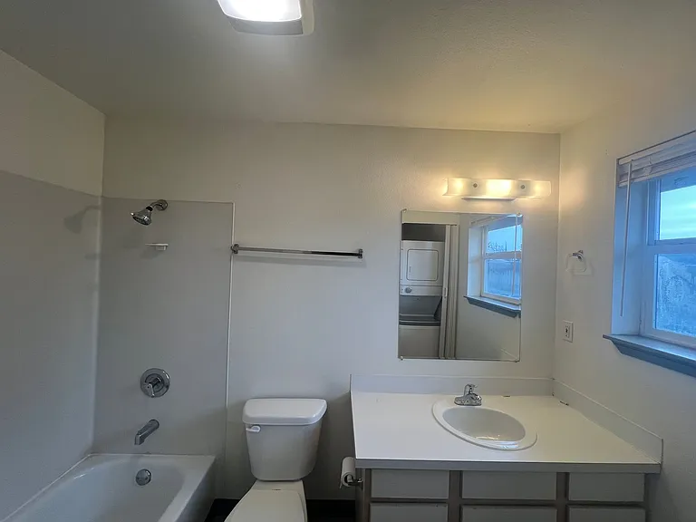 1501 H St #201 — Photo 5