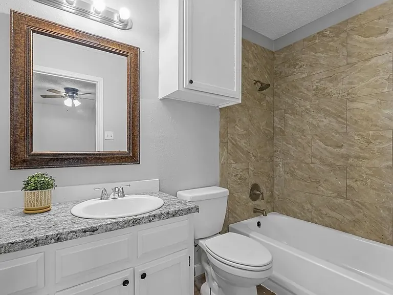 103 Oakwood Ln — Photo 8