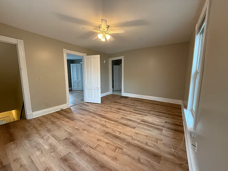 123 Waverly Ct #2 — Photo 2
