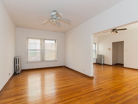 2nd image of 520 W Diversey Pkwy #1W