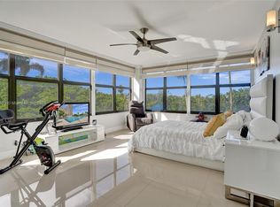 2500 Parkview Dr APT 410, Hallandale Beach, FL 33009
