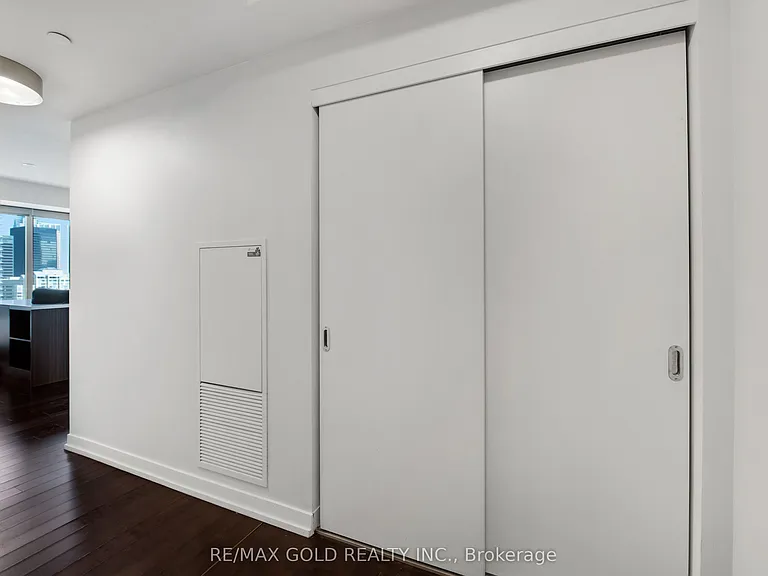 21 Widmer St #2209 — Photo 3