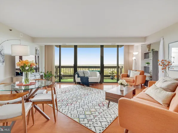 5505 Seminary Rd APT 1615N, Falls Church, VA 22041