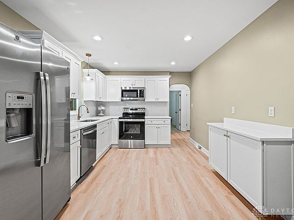 5th image of 1050 Eureka Dr